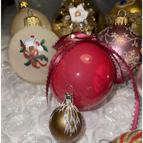 Vintage Stunning Embellished Hand painted Blown Glass Christmas Ornaments #30 - Picture 5 of 12